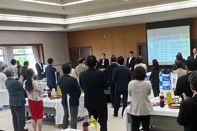 役職教員を紹介